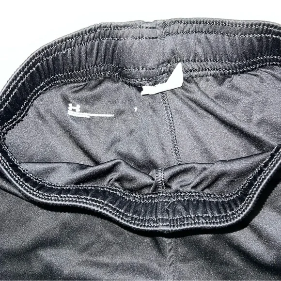 Black Athletic Boy’s Under Armour Shorts - Picture 4 of 4